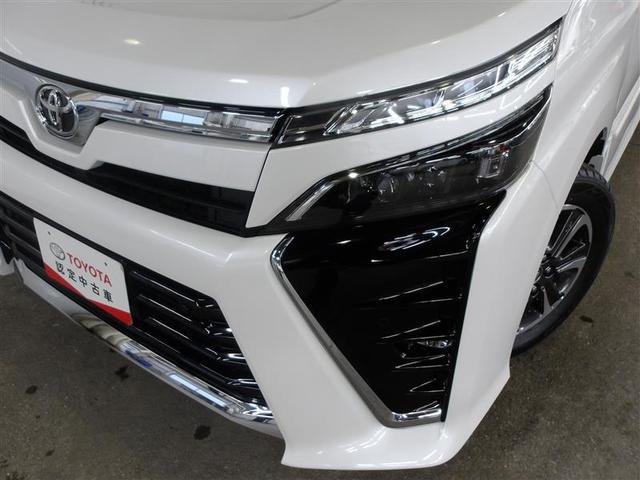 ヴォクシー ＺＳ　煌ＩＩＩ　プリクラッシュ　スマートキ　アイスト　ＤＶＤ再生機能　横滑り防止装置　ナビＴＶ　アルミ　三列シート　ＷＡＣ　盗難防止　オートエアコン　キーレス　パワステ　メモリナビ　クルコン　ＬＥＤヘッドライト（17枚目）