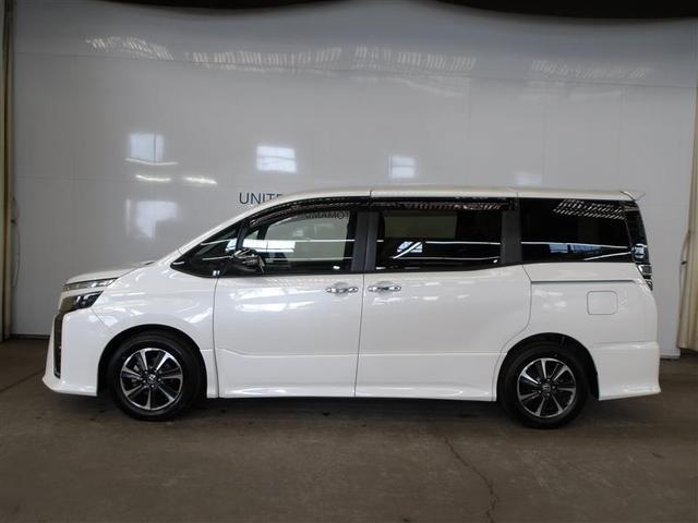 ヴォクシー ＺＳ　煌ＩＩＩ　バックガイドモニタ　両側Ｐドア　ＡＷ　ＬＥＤライト　Ａストップ　リアオートエアコン　イモビ　スマートキープッシュスタート　ワンオーナ　ＤＶＤ再生可　ＥＴＣ装備　キーレス　オートエアコン　三列シート（2枚目）