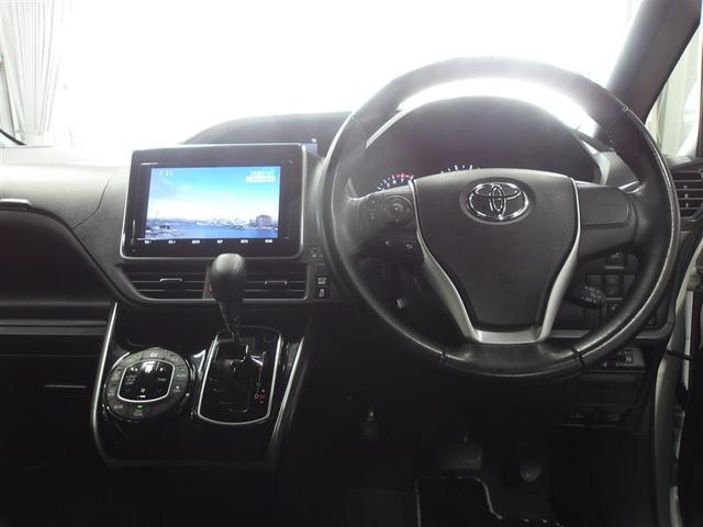 ヴォクシー ＺＳ　煌ＩＩＩ　バックガイドモニタ　両側Ｐドア　ＡＷ　ＬＥＤライト　Ａストップ　リアオートエアコン　イモビ　スマートキープッシュスタート　ワンオーナ　ＤＶＤ再生可　ＥＴＣ装備　キーレス　オートエアコン　三列シート（4枚目）