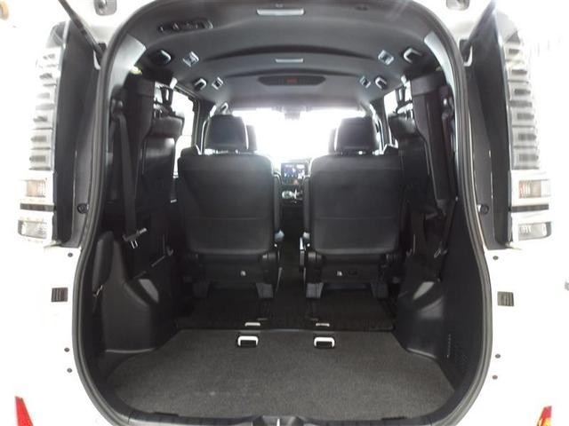 ヴォクシー ＺＳ　煌ＩＩＩ　バックガイドモニタ　両側Ｐドア　ＡＷ　ＬＥＤライト　Ａストップ　リアオートエアコン　イモビ　スマートキープッシュスタート　ワンオーナ　ＤＶＤ再生可　ＥＴＣ装備　キーレス　オートエアコン　三列シート（16枚目）