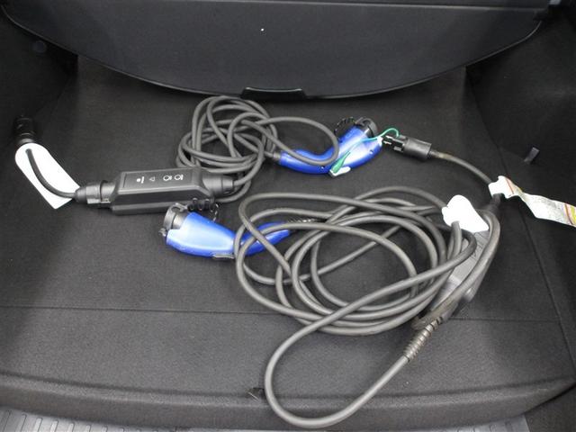 プリウスＰＨＶ Ｓナビパッケージ　地デジ　クルーズコントロール　ＬＥＤヘッドライト　ＥＳＣ　ナビＴＶ　パワステ　ＥＴＣ　ＰＷ　スマートキー　カーテンエアバック　キーフリー　セキュリティ　ＡＢＳ　ドライブレコーダー　エアバッグ（17枚目）