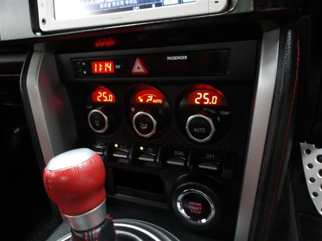 ８６ ＧＴリミテッド　スマキ－　イモビライザー　ＥＴＣ付き　キーレスアクセス　メモリ－ナビ　横滑り防止機能　Ｗエアバック　ナビＴＶ　オートエアコン　アルミホイール　ＡＢＳ　エアバック　パワーウィンドウ　パワーステアリング（6枚目）