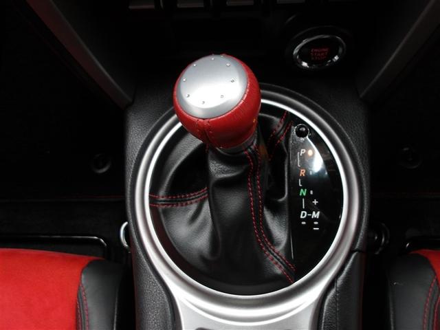 ８６ ＧＴリミテッド　スマキ－　イモビライザー　ＥＴＣ付き　キーレスアクセス　メモリ－ナビ　横滑り防止機能　Ｗエアバック　ナビＴＶ　オートエアコン　アルミホイール　ＡＢＳ　エアバック　パワーウィンドウ　パワーステアリング（7枚目）