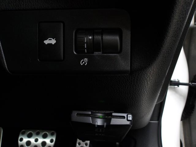 ８６ ＧＴリミテッド　スマキ－　イモビライザー　ＥＴＣ付き　キーレスアクセス　メモリ－ナビ　横滑り防止機能　Ｗエアバック　ナビＴＶ　オートエアコン　アルミホイール　ＡＢＳ　エアバック　パワーウィンドウ　パワーステアリング（11枚目）