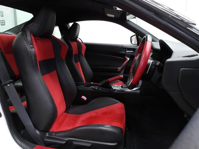 ８６ ＧＴリミテッド　スマキ－　イモビライザー　ＥＴＣ付き　キーレスアクセス　メモリ－ナビ　横滑り防止機能　Ｗエアバック　ナビＴＶ　オートエアコン　アルミホイール　ＡＢＳ　エアバック　パワーウィンドウ　パワーステアリング（15枚目）