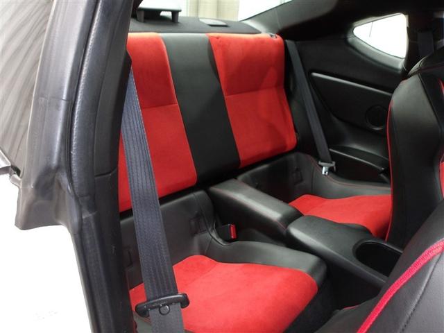 ８６ ＧＴリミテッド　スマキ－　イモビライザー　ＥＴＣ付き　キーレスアクセス　メモリ－ナビ　横滑り防止機能　Ｗエアバック　ナビＴＶ　オートエアコン　アルミホイール　ＡＢＳ　エアバック　パワーウィンドウ　パワーステアリング（16枚目）