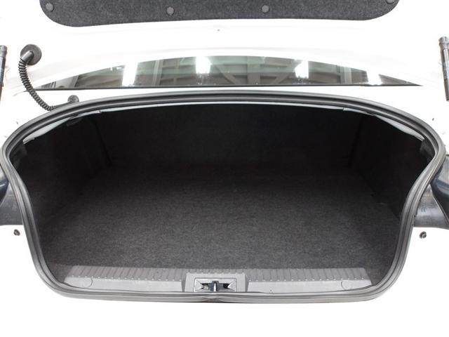 ８６ ＧＴリミテッド　スマキ－　イモビライザー　ＥＴＣ付き　キーレスアクセス　メモリ－ナビ　横滑り防止機能　Ｗエアバック　ナビＴＶ　オートエアコン　アルミホイール　ＡＢＳ　エアバック　パワーウィンドウ　パワーステアリング（17枚目）