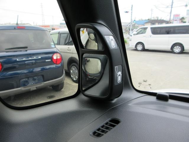 N-BOXカスタム G・ターボLパッケージ CTBA衝突軽減ブレーキ 両側電動スライド ナビ フルセグ Bluetoothオーディオ CD DVD バックカメラ 純正アルミ クルーズコントロール アイドリングST スマートキー ターボ車(9枚目)