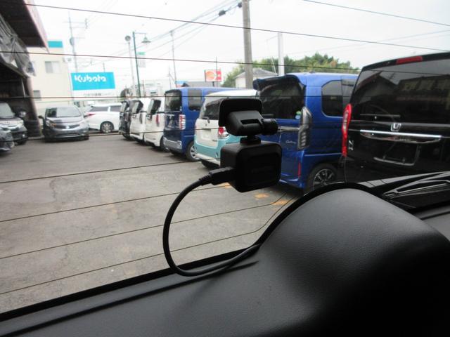 N-BOXカスタム G・ターボLパッケージ CTBA衝突軽減ブレーキ 両側電動スライド ナビ フルセグ Bluetoothオーディオ CD DVD バックカメラ 純正アルミ クルーズコントロール アイドリングST スマートキー ターボ車(17枚目)