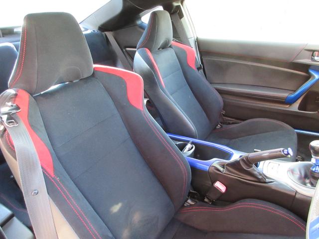 86 GT 6速マニュアル車 スマートキー プッシュスタート 柿本マフラー TRDエアロ ドライブレコーダー前後カメラ ナビ TV CD バックカメラ(14枚目)