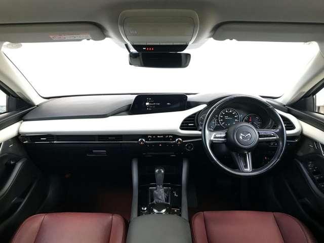 MAZDA3ファストバック 1.8 XD 100周年 特別記念車 2020WCDOTY 2020年ワールド・カー・デザイン・オブ・ザ(3枚目)