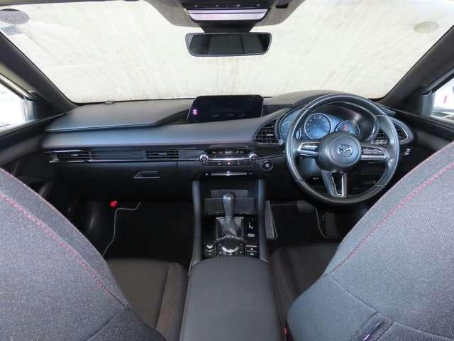 ＭＡＺＤＡ３ファストバック ２．０　２０Ｓ　ブラックトーンエディション　自社下取　魂動デザイン　人馬一体（3枚目）