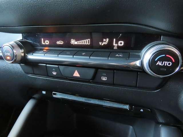 ＭＡＺＤＡ３ファストバック ２．０　２０Ｓ　ブラックトーンエディション　自社下取　魂動デザイン　人馬一体（11枚目）