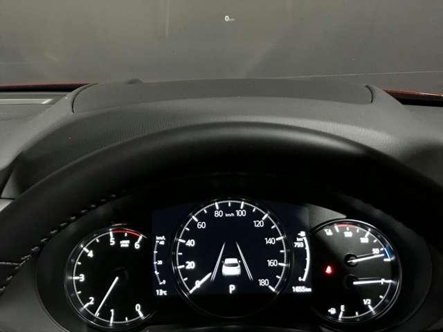 �y�A�N�e�B�u�E�h���C�r���O�E�f�B�X�v���C�z�t�����g�K���X�Ƀ��[�g��ԑ��Ȃǂ̏���\�����A�h���C�o�[�̎����ړ��ƁA�œ_�����́@���Ԃ�����ɒZ�k���鎖�ŁA�킫���̃��X�N��ጸ���@�܂��B