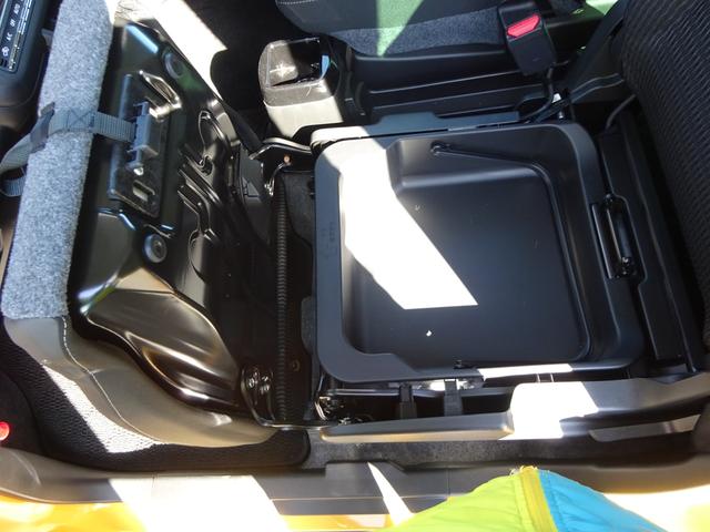 ハスラー ＨＹＢＲＩＤ　Ｘ　３型　ＦＦ　ＣＶＴ　軽量衝撃吸収ボディー　アダプティブクルーズコントロール（ＡＣＣ）［全車速追従機能付］・デュアルカメラブレーキサポート・誤発進抑制機能・後退時ブレーキサポート・後方誤発進抑制機能・リヤパーキングセンサー・車線逸脱警報機能（29枚目）