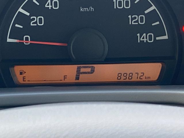 エブリイ ＰＣリミテッド　３型　ＦＲ　４ＡＴ　軽量衝撃吸収ボディー　運転席エアバッグ・助手席エアバッグ・ＡＢＳ・前席シートベルトプリテンショナー・前席シートベルトフォースリミッター・サイドインパクトバー・マニュアルエアコン・集中ドアロック・両側スライドドア（11枚目）