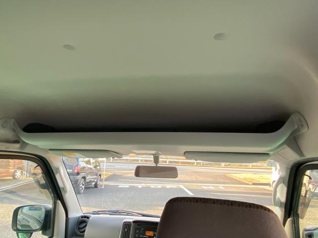 エブリイ ＰＣリミテッド　３型　ＦＲ　４ＡＴ　軽量衝撃吸収ボディー　運転席エアバッグ・助手席エアバッグ・ＡＢＳ・前席シートベルトプリテンショナー・前席シートベルトフォースリミッター・サイドインパクトバー・マニュアルエアコン・集中ドアロック・両側スライドドア（16枚目）