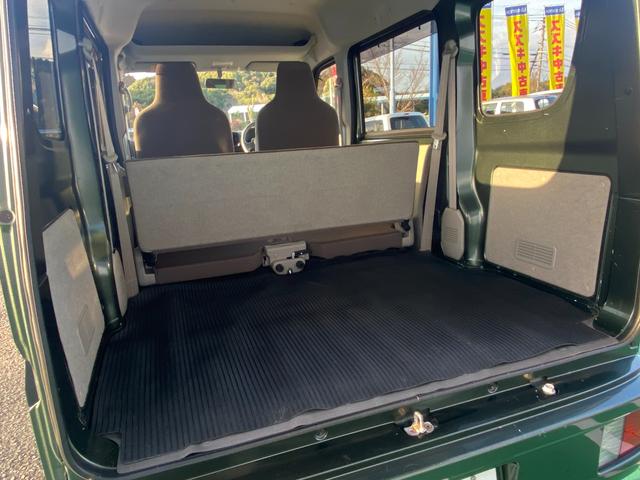 エブリイ ＰＣリミテッド　３型　ＦＲ　４ＡＴ　軽量衝撃吸収ボディー　運転席エアバッグ・助手席エアバッグ・ＡＢＳ・前席シートベルトプリテンショナー・前席シートベルトフォースリミッター・サイドインパクトバー・マニュアルエアコン・集中ドアロック・両側スライドドア（19枚目）