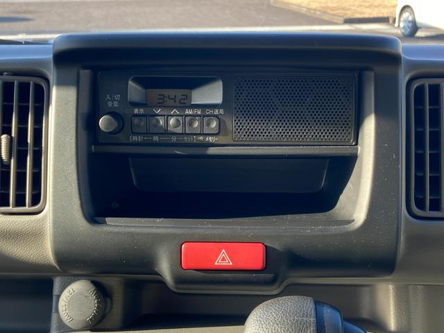 エブリイ ＰＡリミテッド　６型　ＦＲ　ＣＶＴ　軽量衝撃吸収ボディ　デュアルカメラブレーキサポート・歩行者傷害軽減ボディー・頭部衝撃軽減構造インテリア（前席）・運転席・助手席ＳＲＳエアバッグ・頚部衝撃緩和フロントシート・リヤパーキングセンサー・誤発進抑制機能（11枚目）