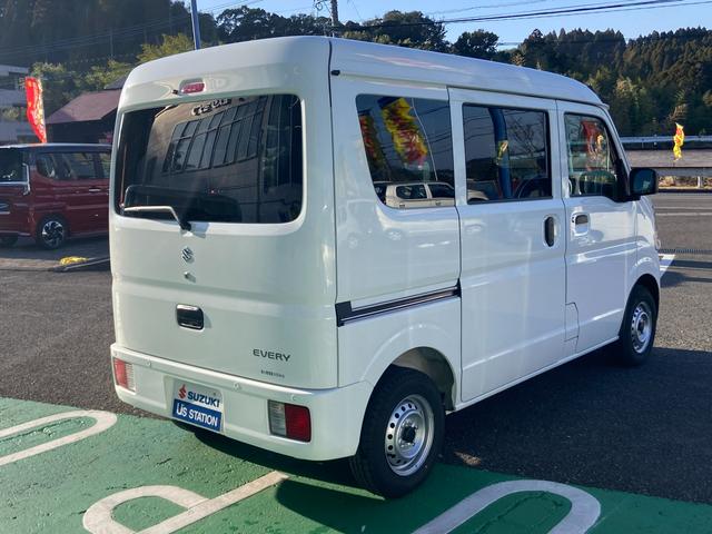 エブリイ ＰＡリミテッド　６型　ＦＲ　ＣＶＴ　軽量衝撃吸収ボディ　デュアルカメラブレーキサポート・歩行者傷害軽減ボディー・頭部衝撃軽減構造インテリア（前席）・運転席・助手席ＳＲＳエアバッグ・頚部衝撃緩和フロントシート・リヤパーキングセンサー・誤発進抑制機能（17枚目）