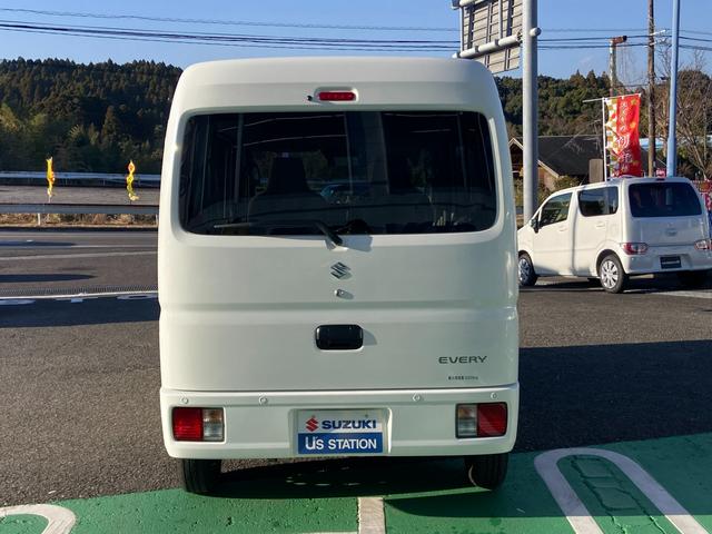 エブリイ ＰＡリミテッド　６型　ＦＲ　ＣＶＴ　軽量衝撃吸収ボディ　デュアルカメラブレーキサポート・歩行者傷害軽減ボディー・頭部衝撃軽減構造インテリア（前席）・運転席・助手席ＳＲＳエアバッグ・頚部衝撃緩和フロントシート・リヤパーキングセンサー・誤発進抑制機能（18枚目）