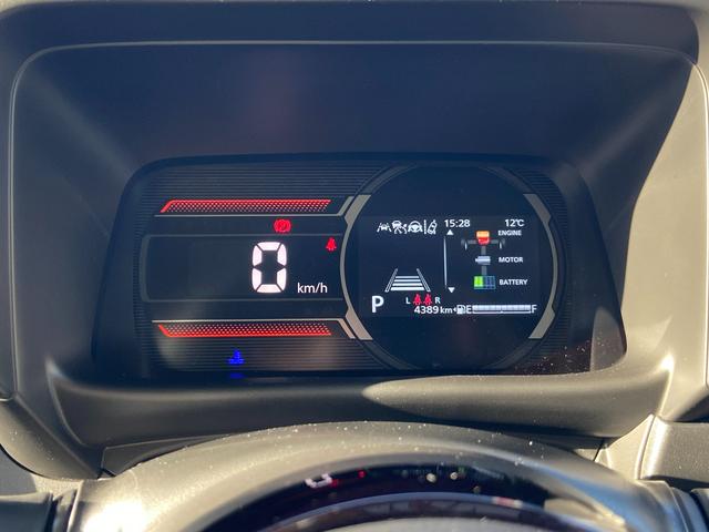 スペーシア ギア　ＨＹＢＲＩＤ　ＸＺ　ＦＦ　ＣＶＴ　全方位ナビゲーション　アダプティブクルーズコントロール［全車速追従機能・停止保持機能付］・デュアルセンサーブレーキサポートＩＩ・誤発進抑制機能・後方誤発進抑制機能・低速時ブレーキサポート（前進・後退）・パーキングセンサー（11枚目）