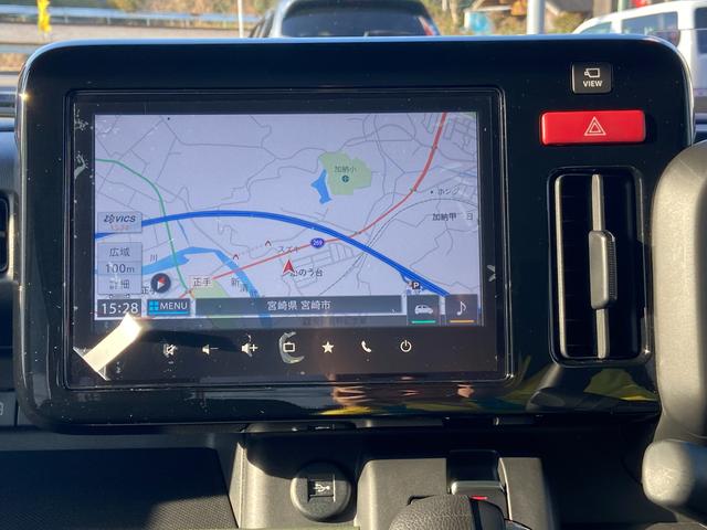 スペーシア ギア　ＨＹＢＲＩＤ　ＸＺ　ＦＦ　ＣＶＴ　全方位ナビゲーション　アダプティブクルーズコントロール［全車速追従機能・停止保持機能付］・デュアルセンサーブレーキサポートＩＩ・誤発進抑制機能・後方誤発進抑制機能・低速時ブレーキサポート（前進・後退）・パーキングセンサー（12枚目）