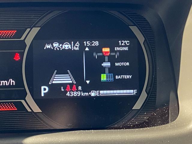 スペーシア ギア　ＨＹＢＲＩＤ　ＸＺ　ＦＦ　ＣＶＴ　全方位ナビゲーション　アダプティブクルーズコントロール［全車速追従機能・停止保持機能付］・デュアルセンサーブレーキサポートＩＩ・誤発進抑制機能・後方誤発進抑制機能・低速時ブレーキサポート（前進・後退）・パーキングセンサー（29枚目）