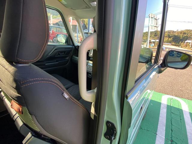 スペーシア ギア　ＨＹＢＲＩＤ　ＸＺ　ＦＦ　ＣＶＴ　全方位ナビゲーション　アダプティブクルーズコントロール［全車速追従機能・停止保持機能付］・デュアルセンサーブレーキサポートＩＩ・誤発進抑制機能・後方誤発進抑制機能・低速時ブレーキサポート（前進・後退）・パーキングセンサー（33枚目）