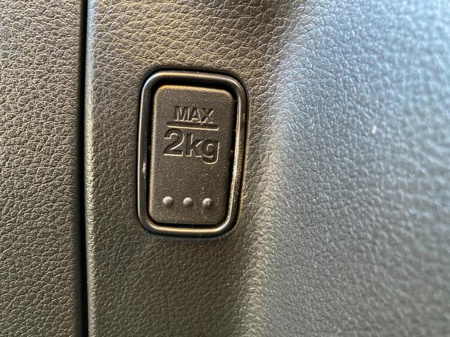 スペーシア カスタム　ＨＹＢＲＩＤ　ＸＳターボ　２型　ＦＦ　ＣＶＴ　運転席エアバッグ・助手席エアバッグ・サイドエアバッグ・サイドインパクトバー・軽量衝撃吸収ボディ・盗難防止装置・カーテンエアバッグ・横滑り防止装置・衝突防止装置・衝突軽減装置・クルーズコントロール（27枚目）