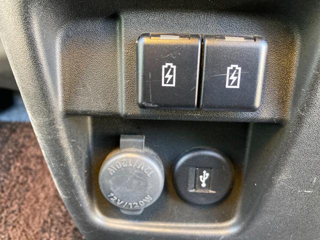 スペーシア カスタム　ＨＹＢＲＩＤ　ＸＳターボ　２型　ＦＦ　ＣＶＴ　運転席エアバッグ・助手席エアバッグ・サイドエアバッグ・サイドインパクトバー・軽量衝撃吸収ボディ・盗難防止装置・カーテンエアバッグ・横滑り防止装置・衝突防止装置・衝突軽減装置・クルーズコントロール（30枚目）