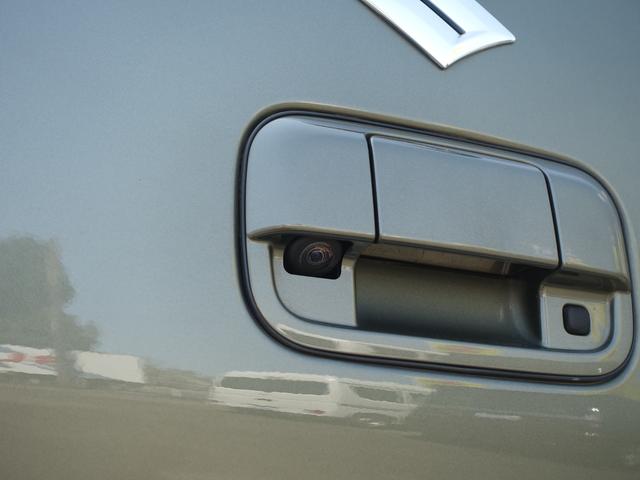 �y�S���ʃ��j�^�[�o�b�N�J�����z���͂̏󋵂��R�U�O�x�m�F�ł��邱�ƂŁA���Ԃ⋷�����ł̉^�]���i�i�ɂ��₷���Ȃ�܂��B���ɁA����⑤�ʂ̎��p���J�o�[���Ă����̂ŁA���S�������サ�܂��B