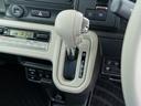 【シフト】CVT搭載。エンジンを最適な回転数で運転することができるため、燃費性能が向上します。また、変速のショックが少ないため、運転中の音や振動が軽減され、静かな走行が実現します。