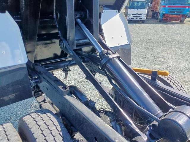 キャンター ダンプ　Ｈ１７年式　キャンター３トン深ダンプ　高床　ダンプ式　ＤＰＤ無し全塗装済み　ボディーフェライト系ステン張り　積載量３０００ＫＧ　内寸３０５０Ｘ１６１０Ｘ１０４０（20枚目）