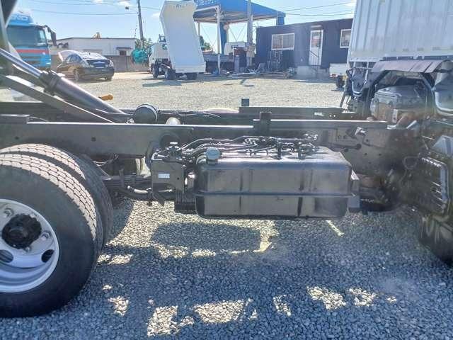 キャンター ダンプ　Ｈ１７年式　キャンター３トン深ダンプ　高床　ダンプ式　ＤＰＤ無し全塗装済み　ボディーフェライト系ステン張り　積載量３０００ＫＧ　内寸３０５０Ｘ１６１０Ｘ１０４０（22枚目）