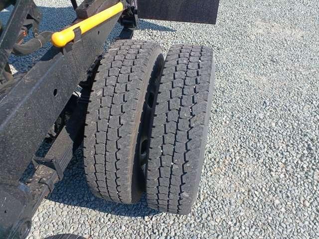 キャンター ダンプ　Ｈ１７年式　キャンター３トン深ダンプ　高床　ダンプ式　ＤＰＤ無し全塗装済み　ボディーフェライト系ステン張り　積載量３０００ＫＧ　内寸３０５０Ｘ１６１０Ｘ１０４０（29枚目）