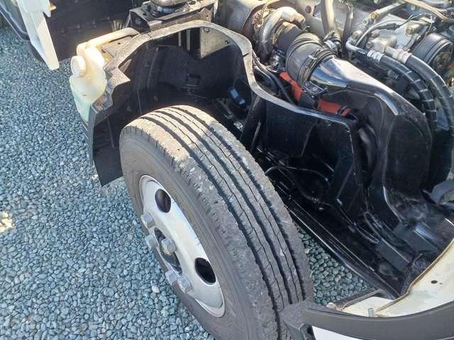 キャンター ダンプ　Ｈ１７年式　キャンター３トン深ダンプ　高床　ダンプ式　ＤＰＤ無し全塗装済み　ボディーフェライト系ステン張り　積載量３０００ＫＧ　内寸３０５０Ｘ１６１０Ｘ１０４０（32枚目）