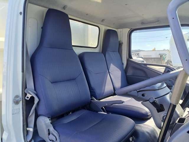 キャンター ダンプ　Ｈ１７年式　キャンター３トン深ダンプ　高床　ダンプ式　ＤＰＤ無し全塗装済み　ボディーフェライト系ステン張り　積載量３０００ＫＧ　内寸３０５０Ｘ１６１０Ｘ１０４０（35枚目）