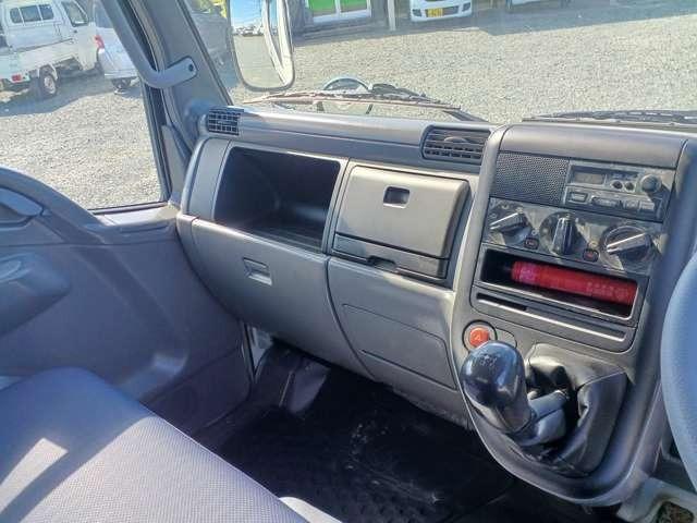 キャンター ダンプ　Ｈ１７年式　キャンター３トン深ダンプ　高床　ダンプ式　ＤＰＤ無し全塗装済み　ボディーフェライト系ステン張り　積載量３０００ＫＧ　内寸３０５０Ｘ１６１０Ｘ１０４０（36枚目）