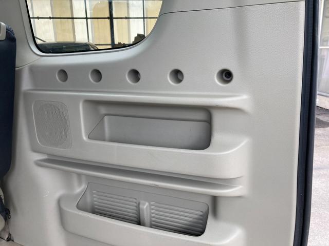 E エマージェンシーブレーキ 左側パワースライドドア インテリキー プッシュスタート HDDナビTV DVD Bluetooth シートカバー オートHID バイザー プライバシーガラス アルミホイール(51枚目)