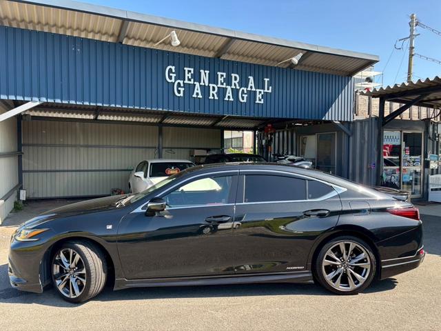 ＥＳ ＥＳ３００ｈ　Ｆスポーツ　ＴＲＤスポーツエアロ（Ｆ，Ｓ，Ｒ）・ＴＲＤスポーツマフラー・赤革エアシート・ステアリングヒーター・メーカーナビ・フルセグＴＶ・バックモニター・レーダークルーズコントロール（9枚目）