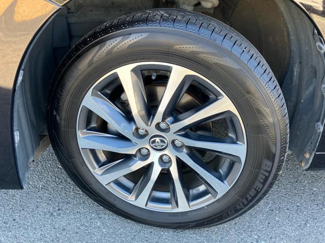 ヴェルファイアハイブリッド V Lエディション 7人乗り ナビTV Bluetooth フリップダウンモニター JBLサウンド レザーパワーシート シートヒーター オットマン クルーズコントロール 両側パワースライドドア(10枚目)