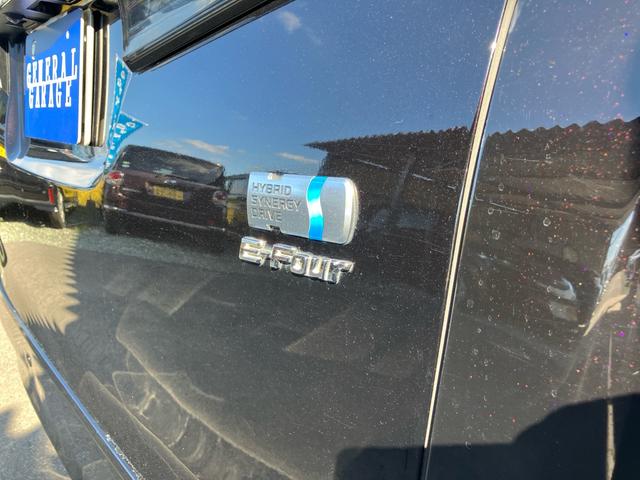 ヴェルファイアハイブリッド V Lエディション 7人乗り ナビTV Bluetooth フリップダウンモニター JBLサウンド レザーパワーシート シートヒーター オットマン クルーズコントロール 両側パワースライドドア(13枚目)