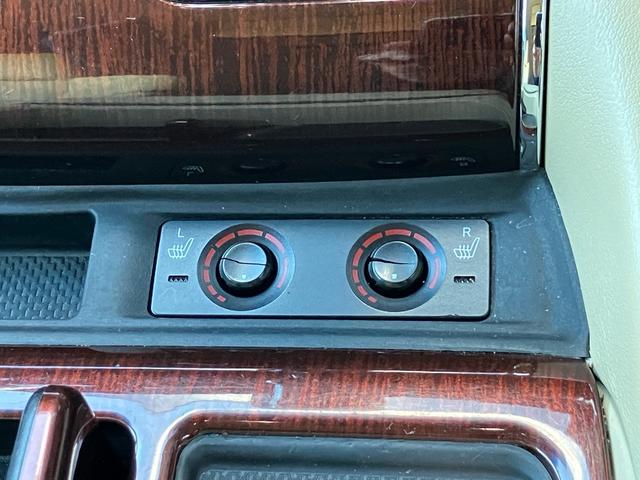 ヴェルファイアハイブリッド V Lエディション 7人乗り ナビTV Bluetooth フリップダウンモニター JBLサウンド レザーパワーシート シートヒーター オットマン クルーズコントロール 両側パワースライドドア(43枚目)