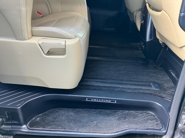 ヴェルファイアハイブリッド V Lエディション 7人乗り ナビTV Bluetooth フリップダウンモニター JBLサウンド レザーパワーシート シートヒーター オットマン クルーズコントロール 両側パワースライドドア(49枚目)
