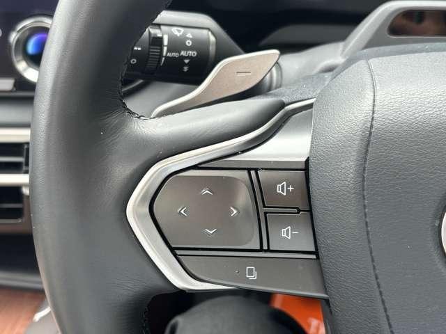 RX RX350h バージョンL フルモデリスタ、パノラマルーフ、デジタルインナーミラー、ETC2.0、全方位カメラ、ヘッドアップディスプレイ、パノラミックビューモニター、パワーバックドア、21OPAW、シートヒーター(18枚目)