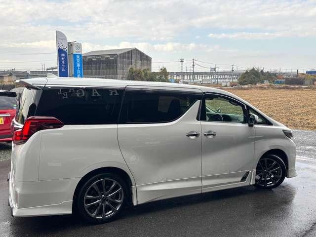 アルファード ２．５Ｓ　Ｃパッケージ　ＴＲＤフルエアロ・ＴＲＤマフラー・パワーバックドア・後席パワーシートシートヒーター・ＡＣ１００Ｖ１００Ｗ・サンルーフ・後席モニタ・ステアヒータ・ＥＴＣ２．０・ナビＴＶ・Ｂカメラ・ドラレコ（10枚目）