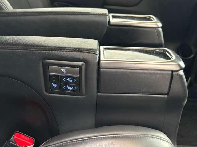 アルファード ２．５Ｓ　Ｃパッケージ　ＴＲＤフルエアロ・ＴＲＤマフラー・パワーバックドア・後席パワーシートシートヒーター・ＡＣ１００Ｖ１００Ｗ・サンルーフ・後席モニタ・ステアヒータ・ＥＴＣ２．０・ナビＴＶ・Ｂカメラ・ドラレコ（22枚目）