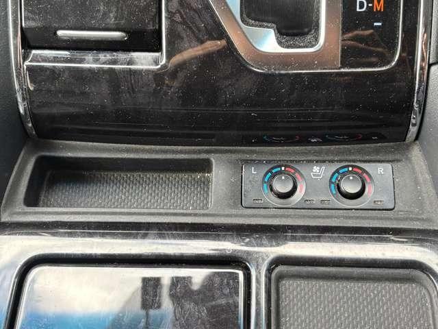 アルファード ２．５Ｓ　Ｃパッケージ　ＴＲＤフルエアロ・ＴＲＤマフラー・パワーバックドア・後席パワーシートシートヒーター・ＡＣ１００Ｖ１００Ｗ・サンルーフ・後席モニタ・ステアヒータ・ＥＴＣ２．０・ナビＴＶ・Ｂカメラ・ドラレコ（29枚目）