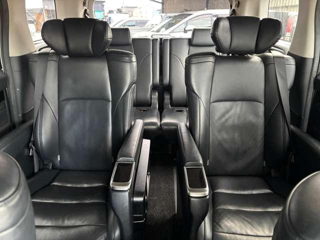 アルファード ２．５Ｓ　Ｃパッケージ　ＴＲＤフルエアロ・ＴＲＤマフラー・パワーバックドア・後席パワーシートシートヒーター・ＡＣ１００Ｖ１００Ｗ・サンルーフ・後席モニタ・ステアヒータ・ＥＴＣ２．０・ナビＴＶ・Ｂカメラ・ドラレコ（52枚目）